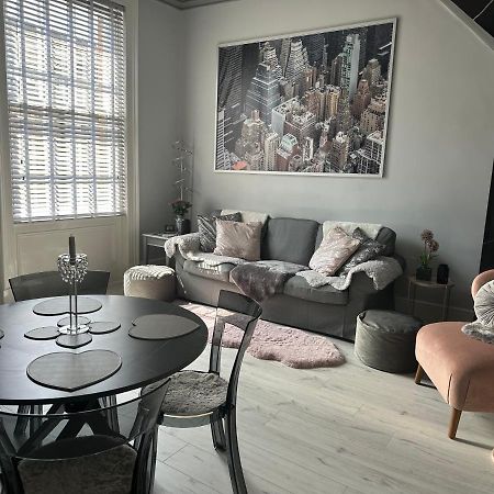 Courtyard Holiday Apartments Belper Bagian luar foto