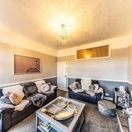 Courtyard Holiday Apartments Belper Bagian luar foto