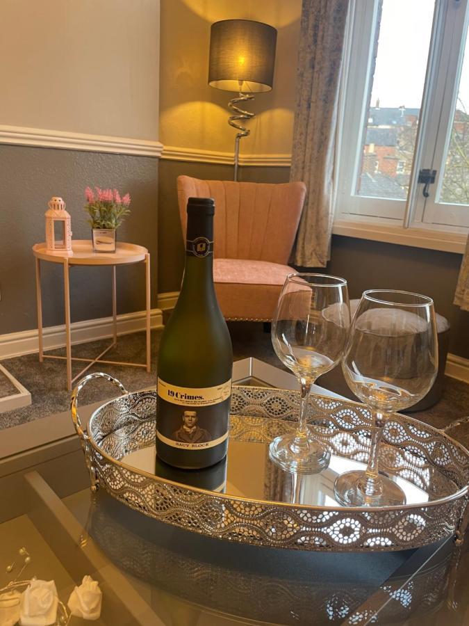 Courtyard Holiday Apartments Belper Bagian luar foto