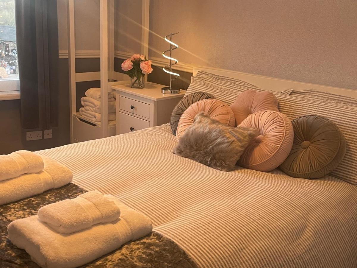 Courtyard Holiday Apartments Belper Bagian luar foto