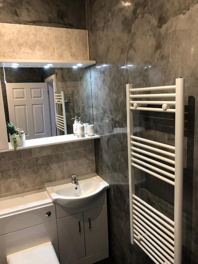 Courtyard Holiday Apartments Belper Bagian luar foto