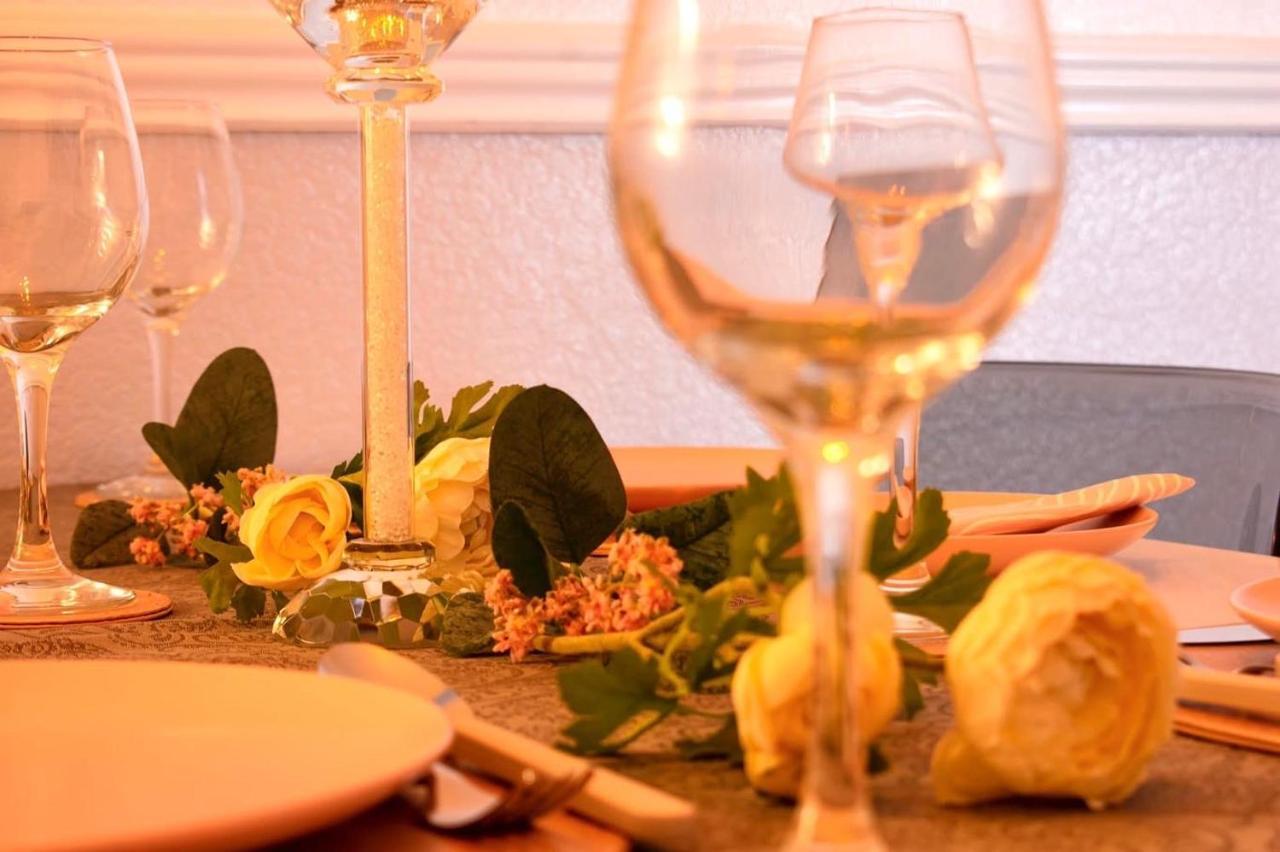 Courtyard Holiday Apartments Belper Bagian luar foto
