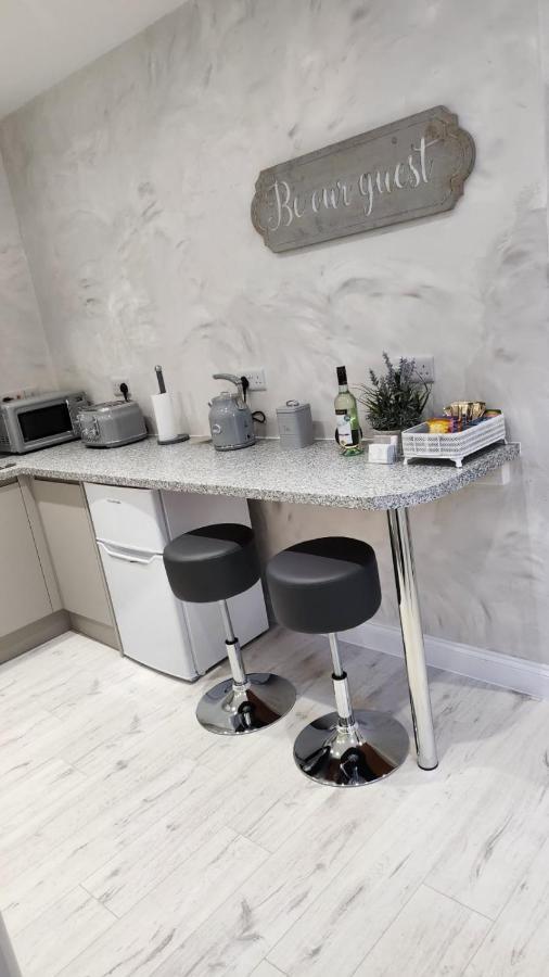 Courtyard Holiday Apartments Belper Bagian luar foto