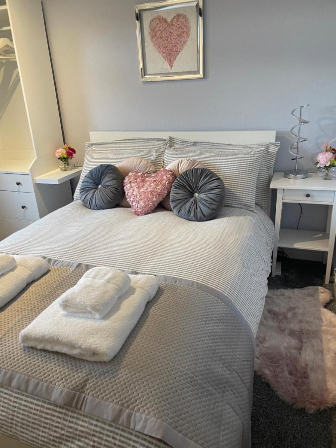 Courtyard Holiday Apartments Belper Bagian luar foto