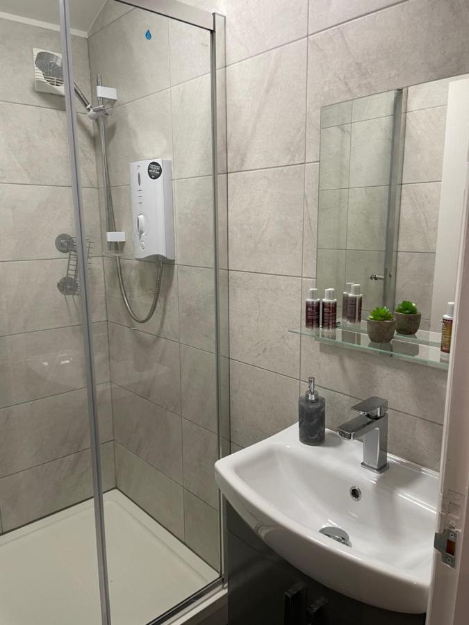 Courtyard Holiday Apartments Belper Bagian luar foto
