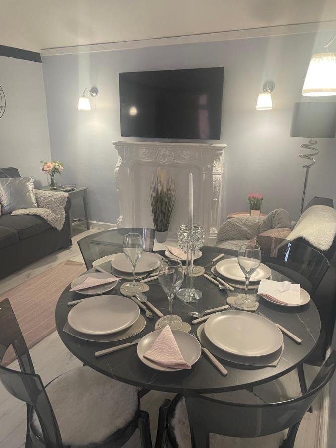 Courtyard Holiday Apartments Belper Bagian luar foto