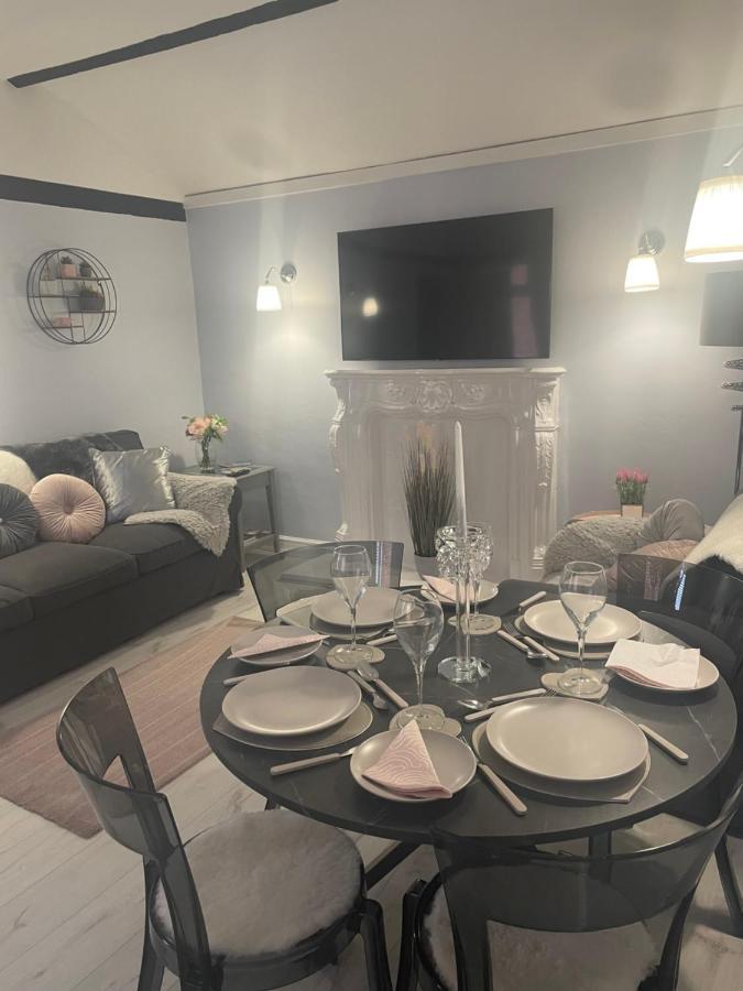 Courtyard Holiday Apartments Belper Bagian luar foto