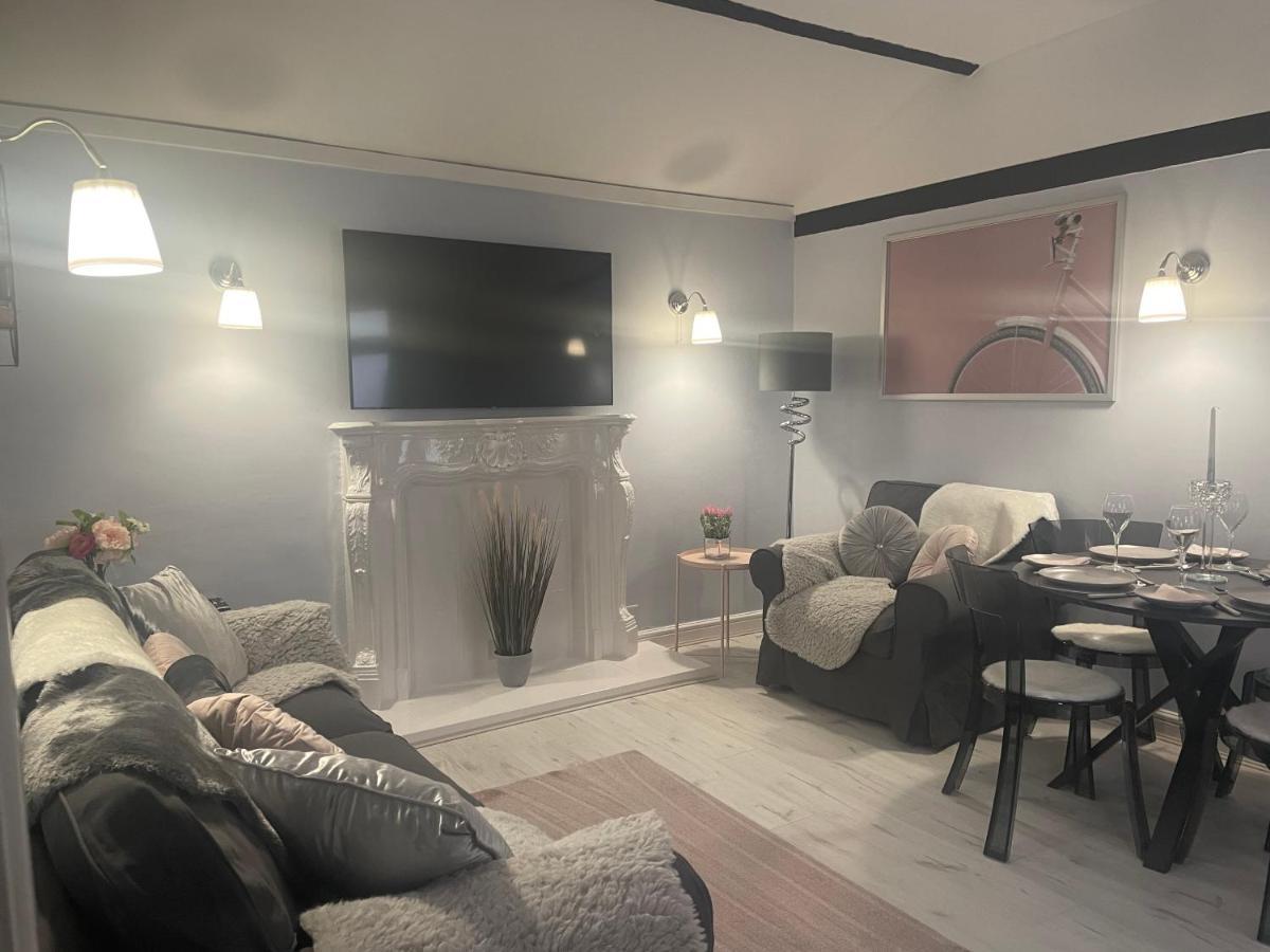 Courtyard Holiday Apartments Belper Bagian luar foto