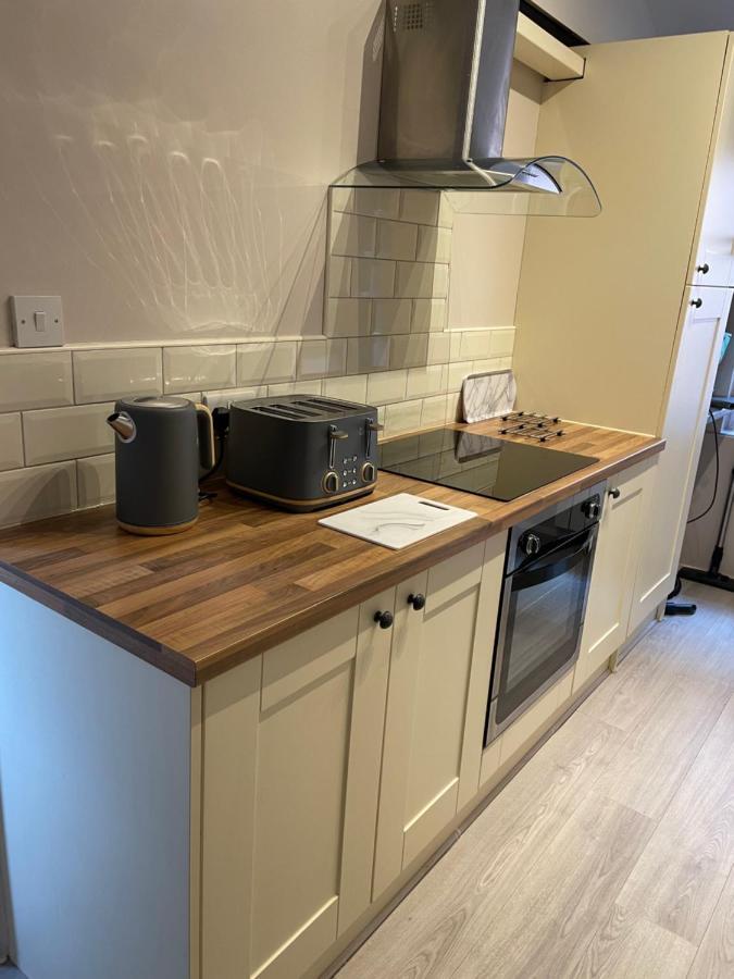 Courtyard Holiday Apartments Belper Bagian luar foto