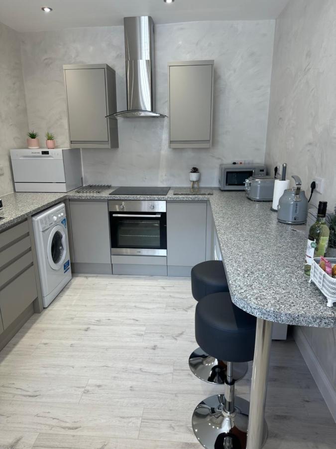Courtyard Holiday Apartments Belper Bagian luar foto