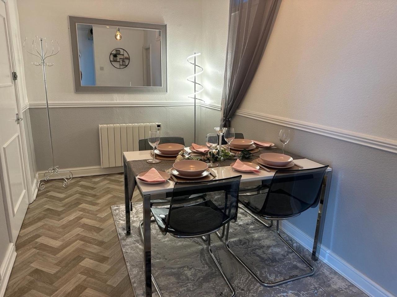 Courtyard Holiday Apartments Belper Bagian luar foto