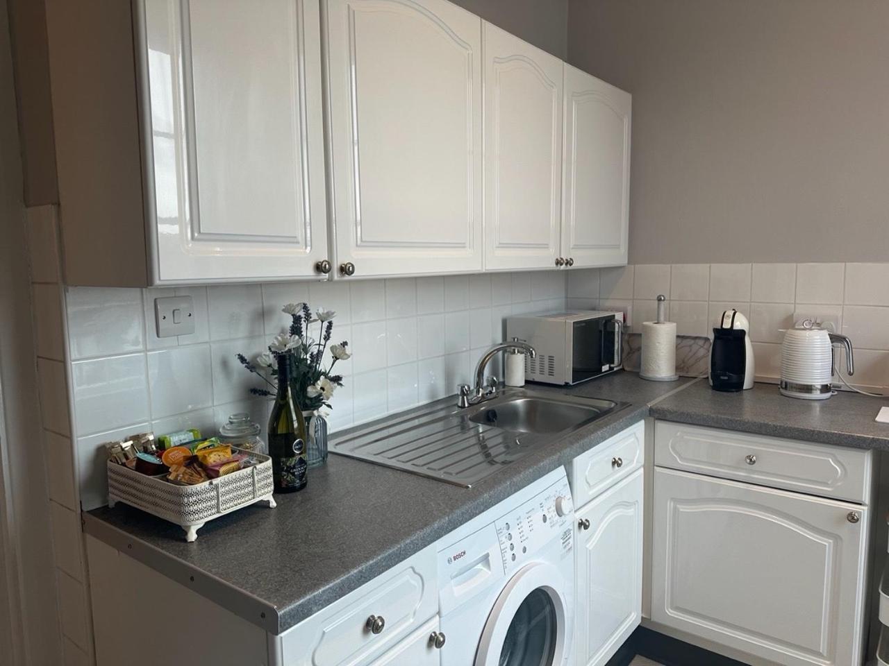 Courtyard Holiday Apartments Belper Bagian luar foto